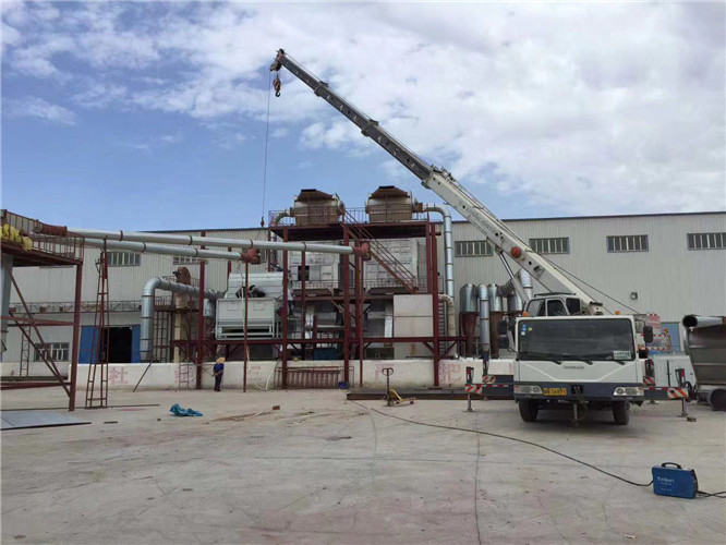 兴山县“手脚齐动”—— 吊车的 “协同作业” 技术