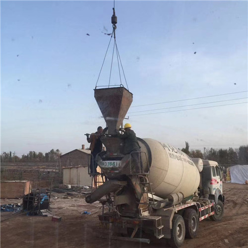 兴山县“精准瞄准”—— 吊车的 “定位导航” 技术